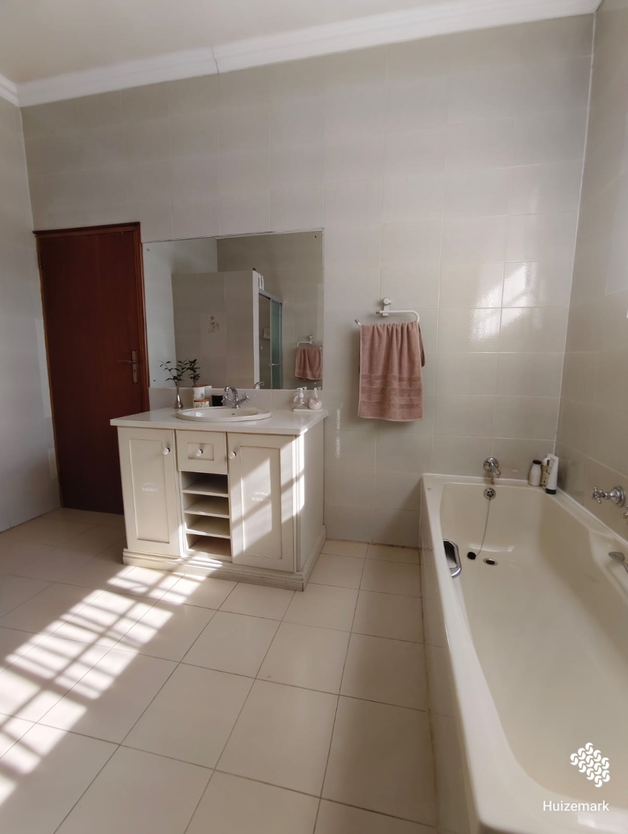 4 Bedroom Property for Sale in Vaalpark Free State